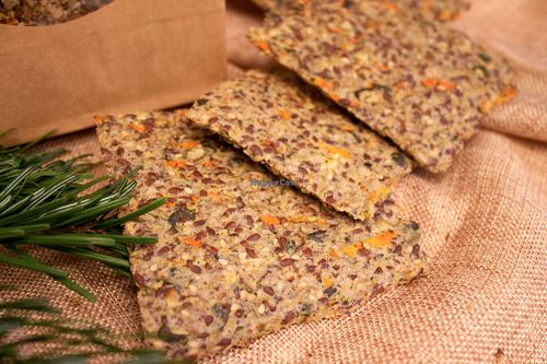 Raw-vegan bread & crackers! We offer different styles... at Superfran's Feinkost-Manufaktur in Berlin