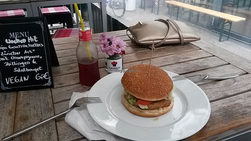 Delicious vegan burger at Kunstküche in Krefeld