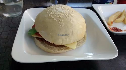 Burger "Basque" at Rocky Road Burgers in Pau