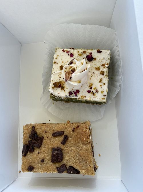 S’mores bar and pistachio rose bar (must try) #Veganuary at Valhalla Bakery in Orlando