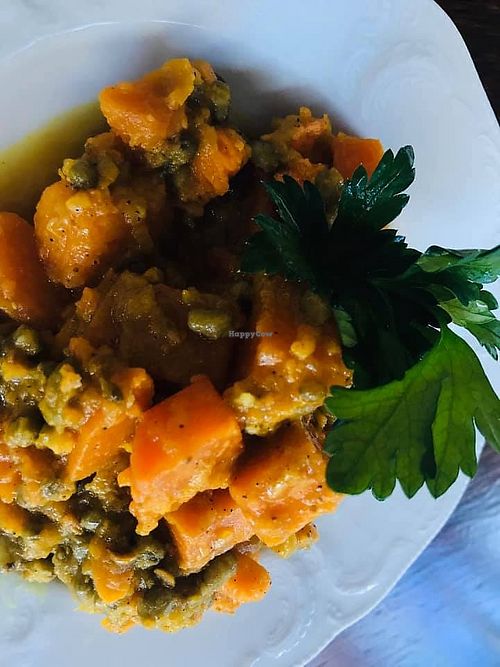 Sweet potato and coconut curry with spicy rice at Gruenes Herz in Erfurt