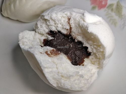 Red bean bun 红豆沙包 at Oh Hock Guan 福源素食包点 in Central Singapore
