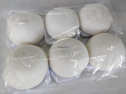 Red bean pao, tau sar pao, 豆沙包 at Oh Hock Guan 福源素食包点 in Central Singapore