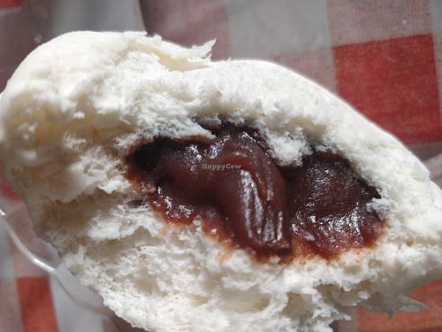 Red bean pao, tau sar pao, 豆沙包 at Oh Hock Guan 福源素食包点 in Central Singapore