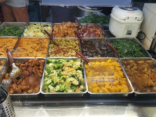 plenty of choices at Fortune Tree Vegetarian Food Stall in Central Singapore