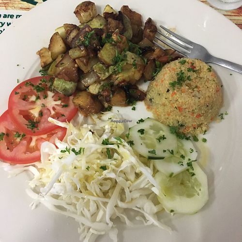 Morroco Wok (eggplant) with quinoa, cabbage & veggies  at Green Food Service in Oranjestad