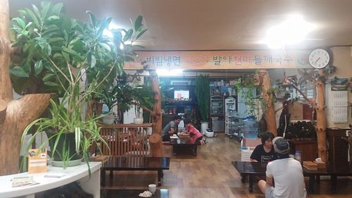 Inside at Chorokddeul Green Field - 초록뜰식당 in Seoul