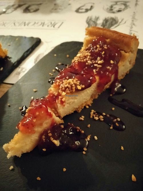 Cheesecake vegano at El Jardin de los Dragones in Murcia