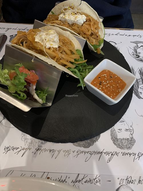 Tacos de jackfruit  at El Jardin de los Dragones in Murcia