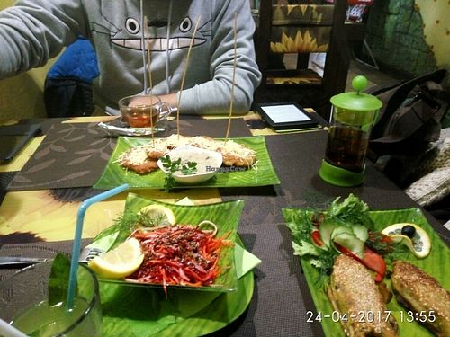 Деруни, салат і ";риба"; at Yasne Sonechko in Uzhhorod