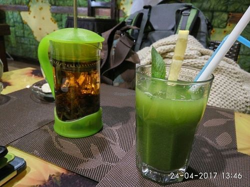 Drinks at Yasne Sonechko in Uzhhorod