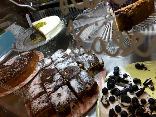 cake -- some of it vegan at Liesgen in Krefeld