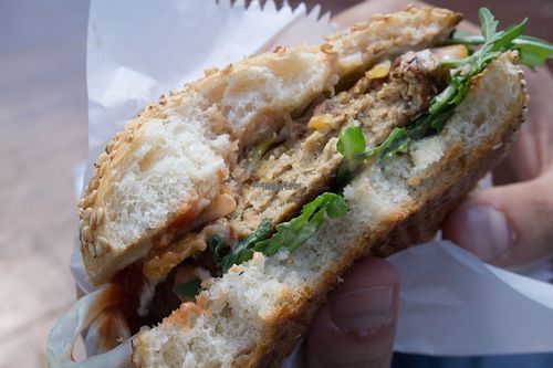 Vegan Cheese Burger at Yellow Sunshine in Berlin