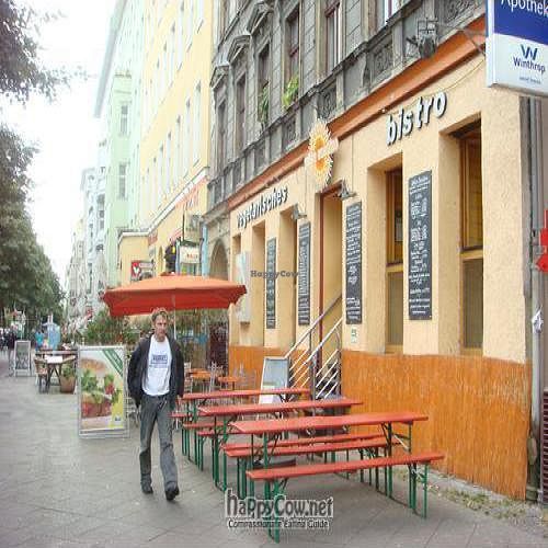 Outside view at Yellow Sunshine in Berlin