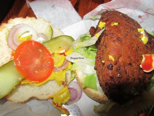 Mäc Wheaty Burger at Yellow Sunshine in Berlin