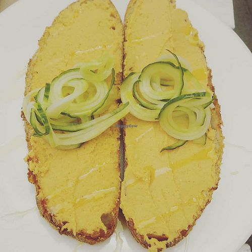 Hummus on toast at H2O Juice Bar & Vegan Cafe in Fuerteventura