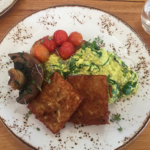 turmeric tofu scramble with hash browns ⚡️ at Power Plant Cafe in Templestowe