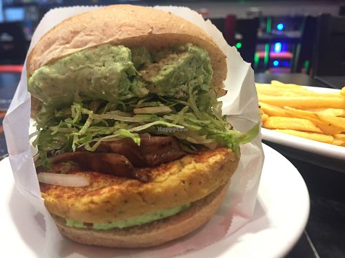 Hambúrguer vegano shitaki at Jeti's Burger and Grill in Sao Paulo