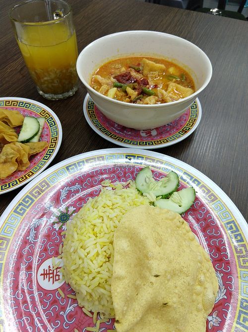 Mee curry at Wonder Chef's Veggie in Kuala Lumpur