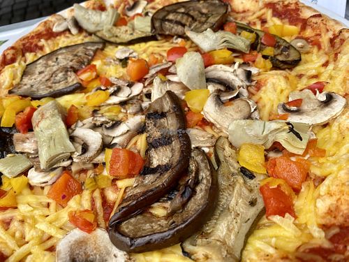 vegan pizza at Vapiano in Leipzig