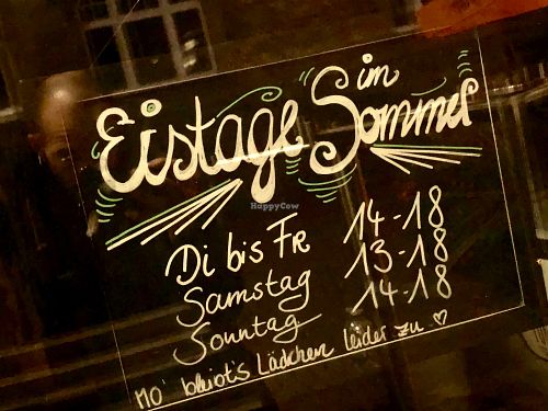opening hours in 'summer' at TONIS in Leipzig