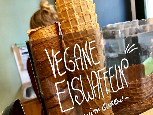 vegan waffles at TONIS in Leipzig