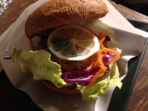 Lemon Katsu burger at Hourglass in Nagoya