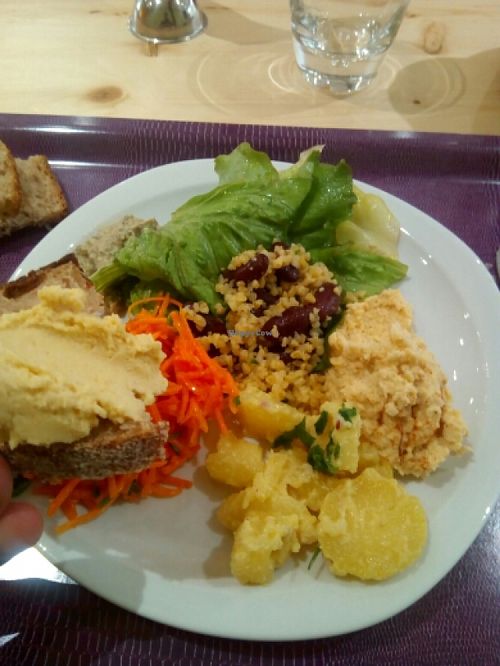 buffet. all vegan  at La Jasette in Auxerre