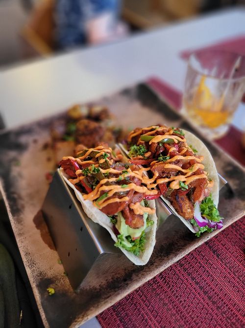 Chikn tacos at Vivo Cafe & Restaurant in West Bay