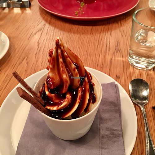 ice cream with caramel sauce  at 8ablish in Tokyo