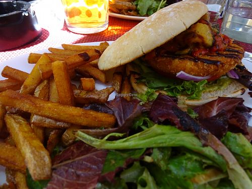 Vegan burger  at L'Alchimiste in Lyon
