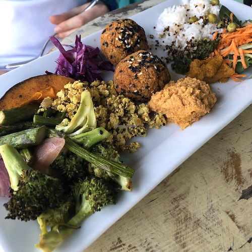 Falafel plate at Little Frog Cafe and Store in Oneroa