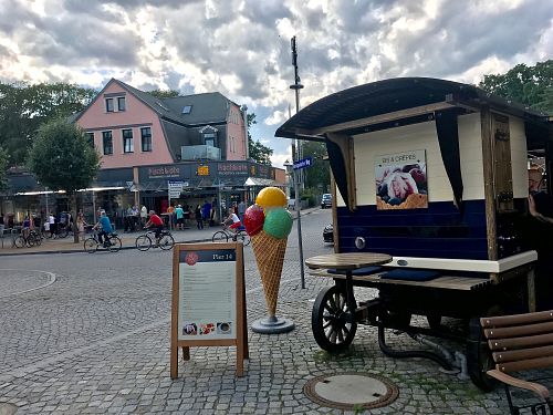ice cream waggon of pier 14 at Pier 14 in Seebad Zinnowitz
