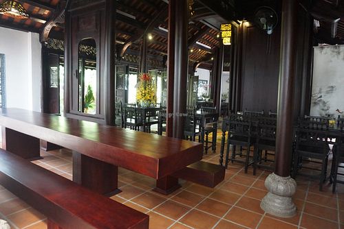 interior design at San May Vegetarian in Hue