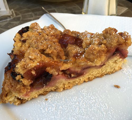 vegan plum crumble at You're Welcome in Berlin