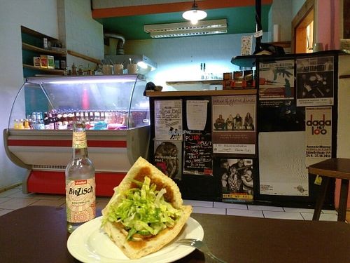 tempeh cheese fladenbrot at Vegs in Halle