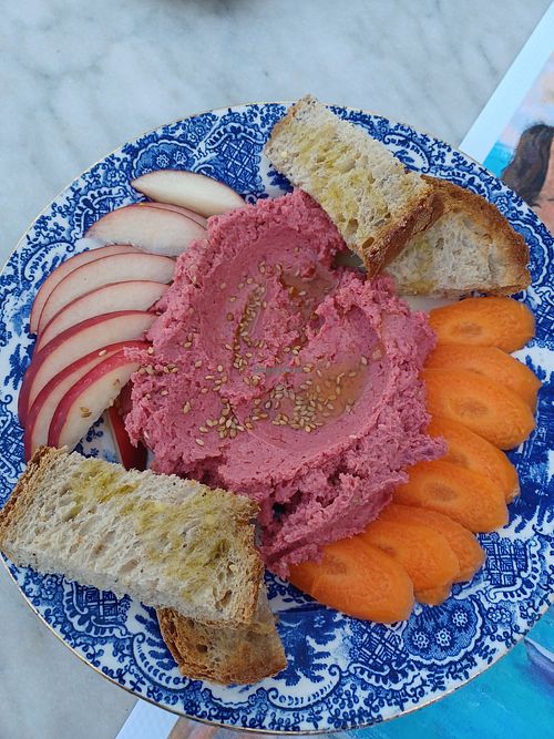 Humus at Vegans N' Roses in Castelldefels