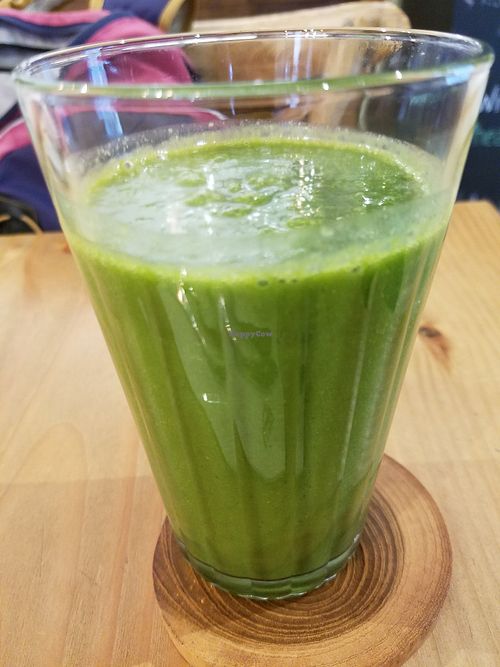 Kale kick at Petit Brot - Cold Press Raw Eco in Barcelona