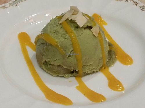 banana and avocado ice cream at Milan Nataraj in Tokyo