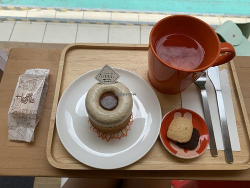 Apple cake at Vegan Heaven in Taipei