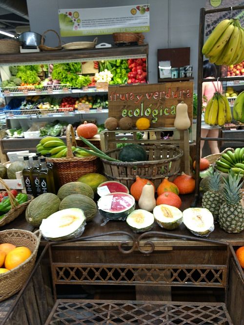 organic fruit and veg at Herbolario Navarro - San Vicente in Valencia