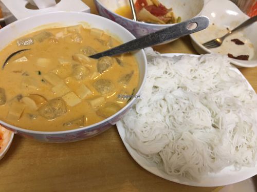 Veggie curry with rice noodles at Cheng Si Jie Thai Private Kitchen 鄭​師姐泰式素食私房菜 in Kowloon