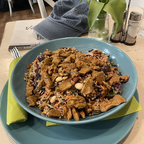 Low carb salad with extra gyros  at Veggiezz - Am Salzgriess in Vienna