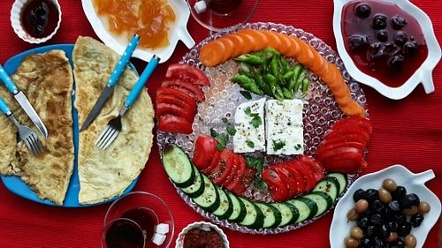Vegetarian & vegan breakfeast plate at KafeNAsanat in Istanbul