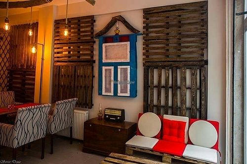 Upcycled dizayn  at KafeNAsanat in Istanbul