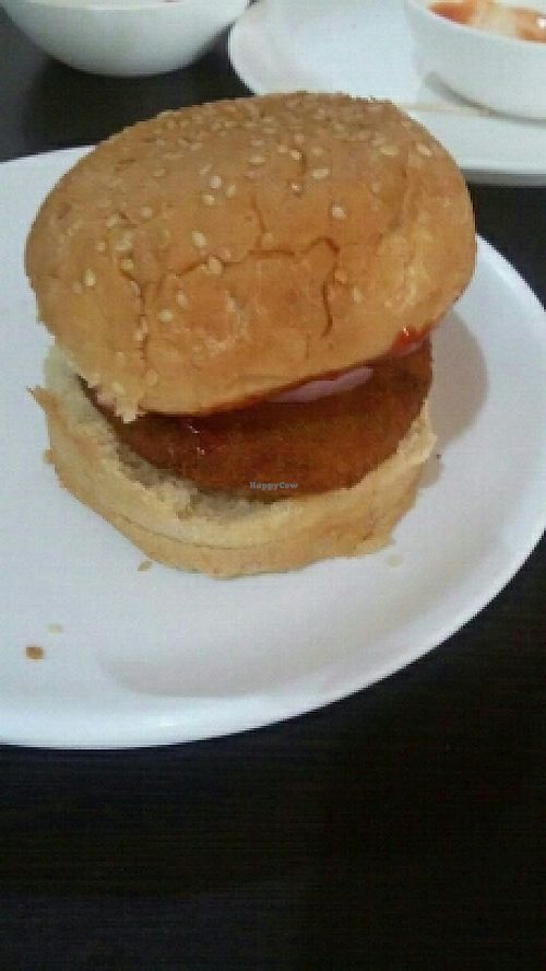 burger at Spaghetti and Samosas in New Delhi