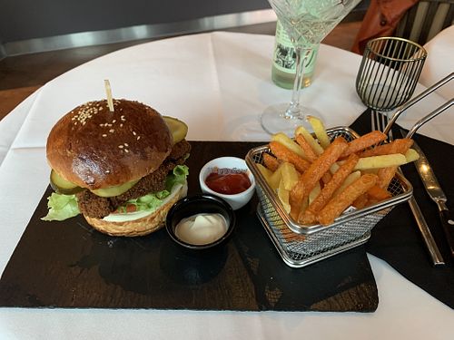 schnitzel burger at Samses in Zurich