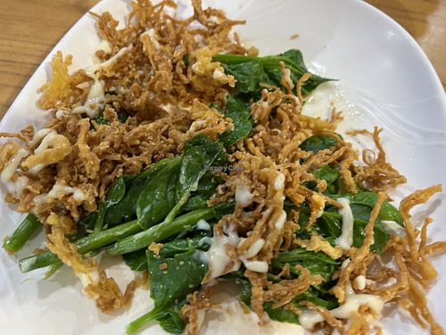 Fried enoki with veggies 8/10  at Ru Lai 如来斋 in Central Singapore