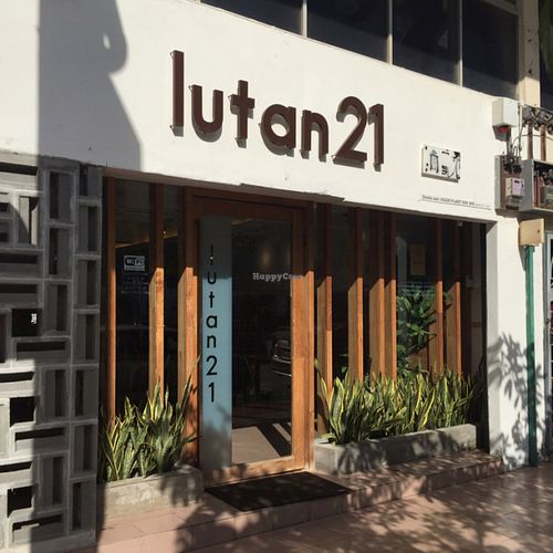 shop at Lutan 21 滷談21蔬食藥膳養生館 in Malacca