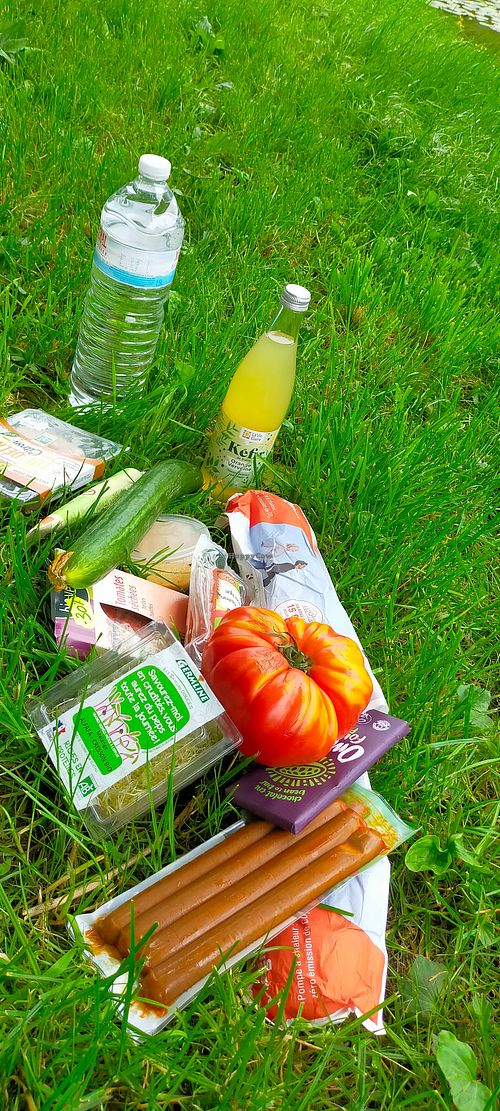 Pique-nique improvisé at La Vie Claire in Maubeuge